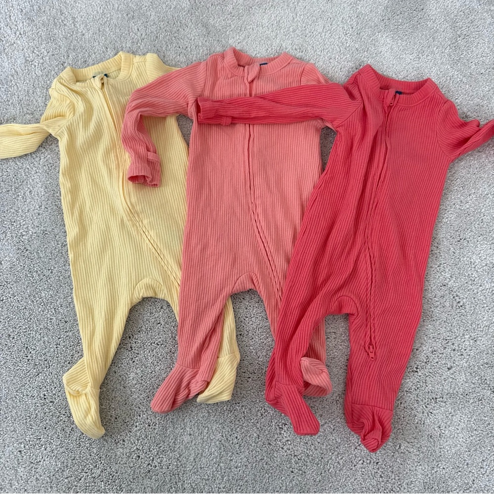 Old Navy ribbed footie pajamas bundle